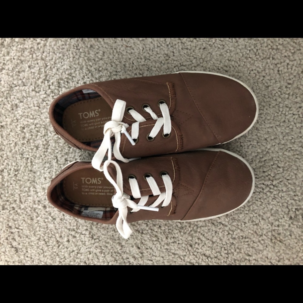 Toms sneakers